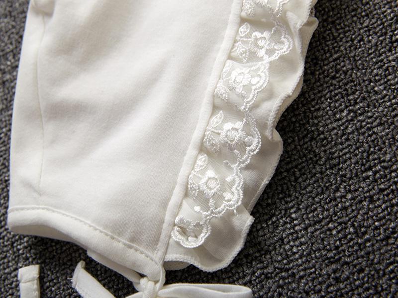 Комплект для новорожденных: черчик и комбинезон. 0+