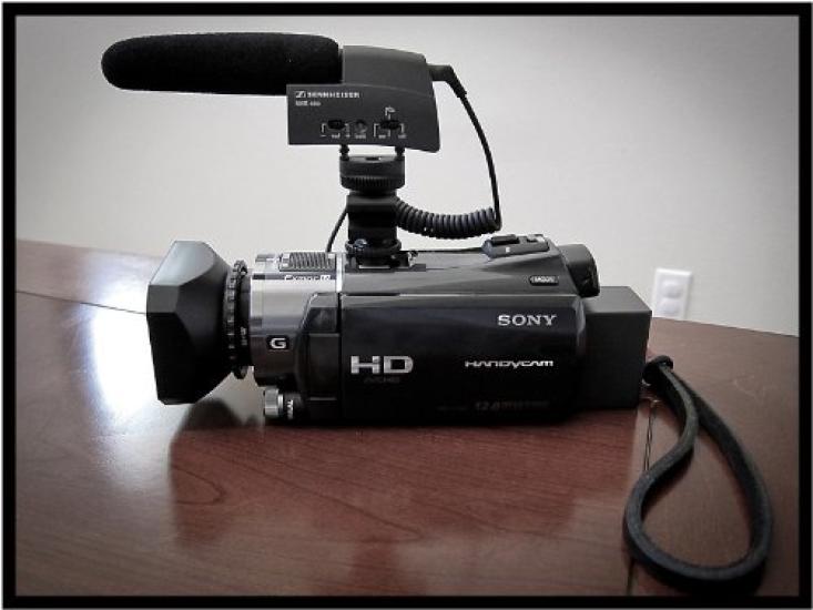 Sennheiser MKE 400 Gun (Short-range Microphone)