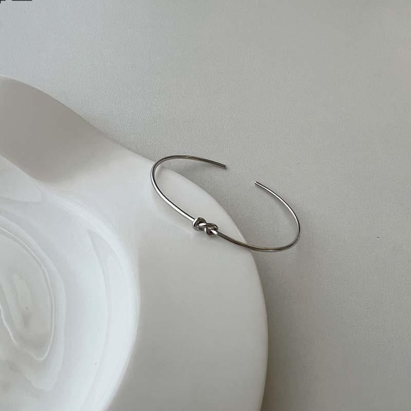 Европейский и американский модный браслет в форме восьмерки — простой, современный дизайн