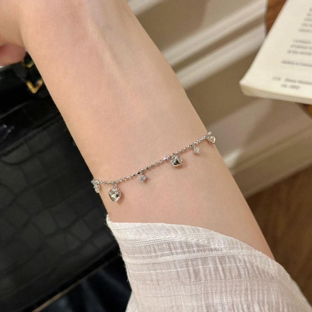 Zinc Zinc Alloy Heart Bracelet Bead Charm Hand Chain Sweet Gold Bracelet Bridal Party