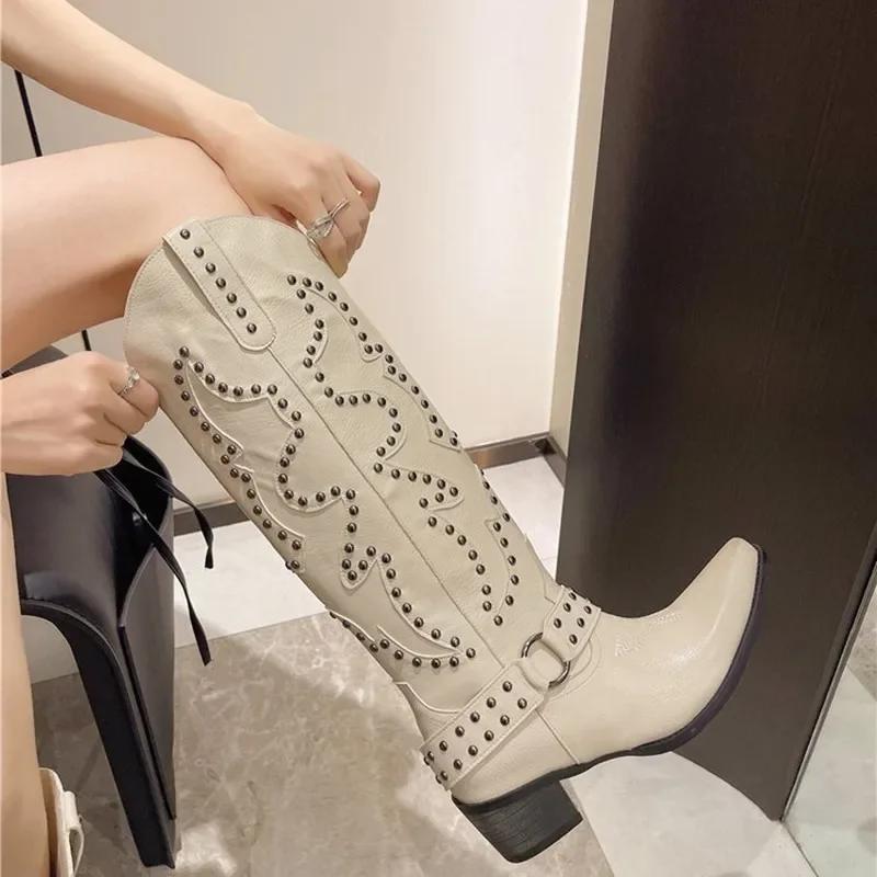 Роскошные Новые Ковбойские Вестерн Сапоги с Вышивкой Заклепками для Женщин Панк Слипоны на Массивном Каблуке Сапоги Женские для Фестиваля Кантри Музыки