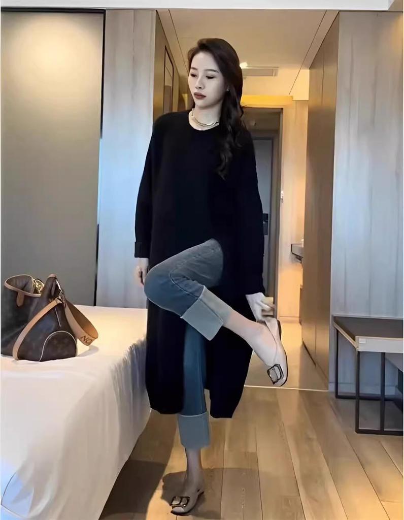 Женское трикотажное платье-свитер средней длины: Ленивый стиль, Круглый вырез, Свободный крой, Боковой разрез, Длина ниже колена, Осень/Зима