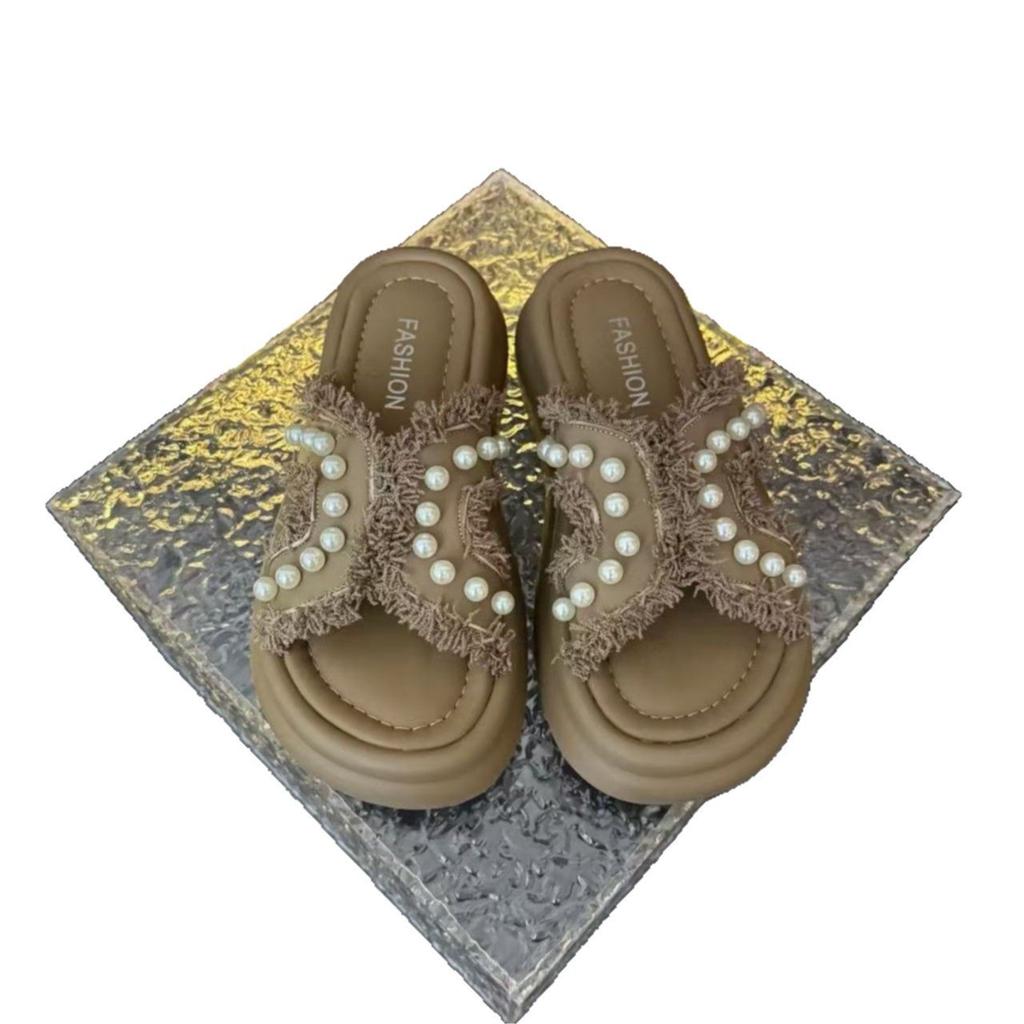 Ins модные наружные тапочки женские летние 2025 новые маленькие ароматные стильные жемчужные женские пляжные сандалии seaside fairy