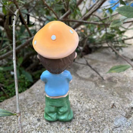 Humorous Tabletop Statue Resin Pooping Boy Statue, Funny Peeing Kid Figurine, Indoor Sculpture for Garden Decoration Unique Gift Friends