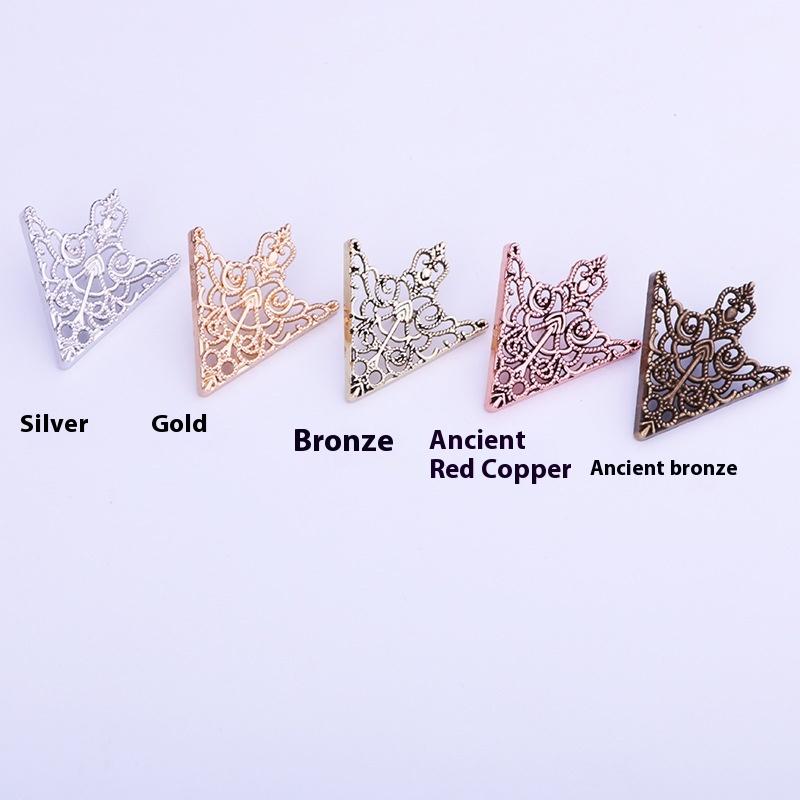 Retro Pattern Triangle Collar Pin Accessories Fashion Men and Women Hollow Crown Collar Brooch Collar Corner Badge