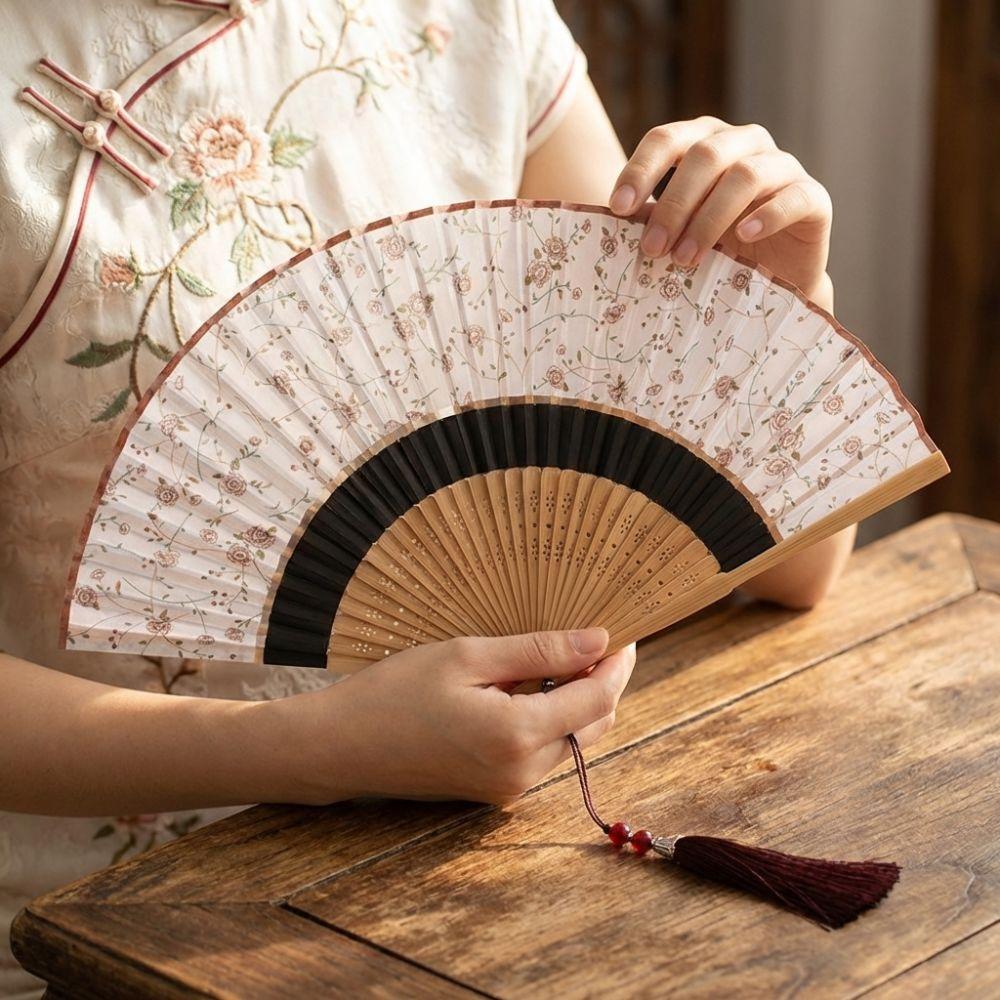 Portable Chinese Style Fan Vintage Bamboo Fan Gift Fan Folding Fan Scenic Area