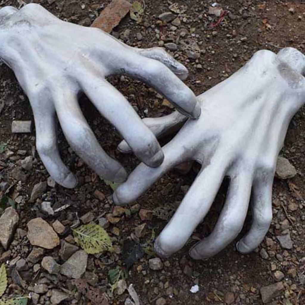 Two Piece Set Of Halloween Witch Hands, Halloween Real Person Sized Plastic Fake Human Hands, Party Horror Props, Halloween Decorations