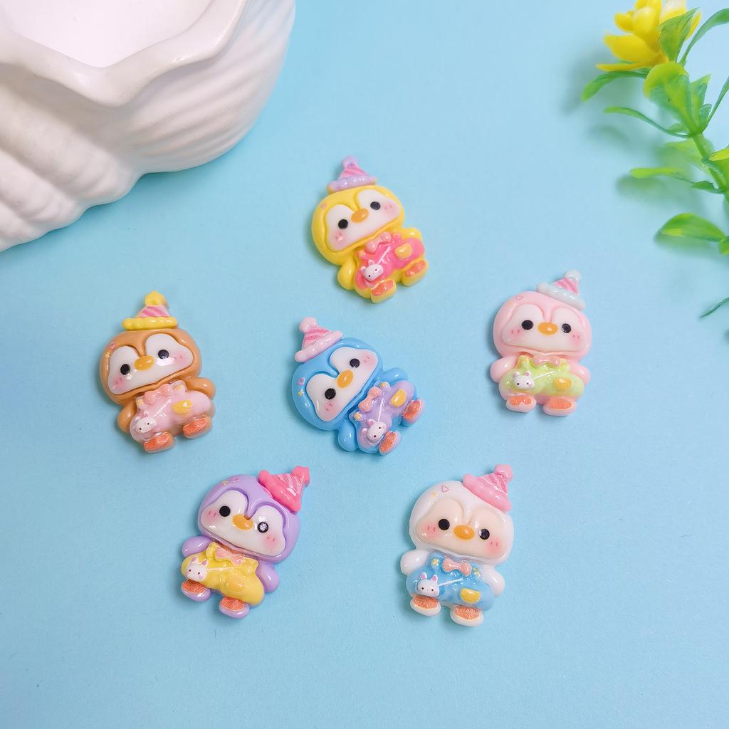 100Pcs Christmas Pengion Theme Resin Flatback Cabochons Embellishment Cute Lovely Penguin Animals Slime Beads for Party Supplier