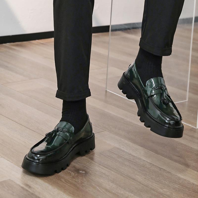 Brand New Slip-On Thick Soled Casual Leather Shoe Korean Style Fashion Round Head Handmade Leather Fringe Lazy Loafers Men Shoes