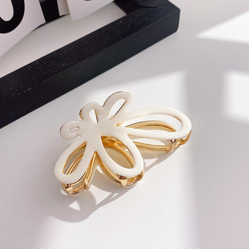 Elegant Butterfly Design Hair Claw For Women In Various Stylish Colors And Sizes