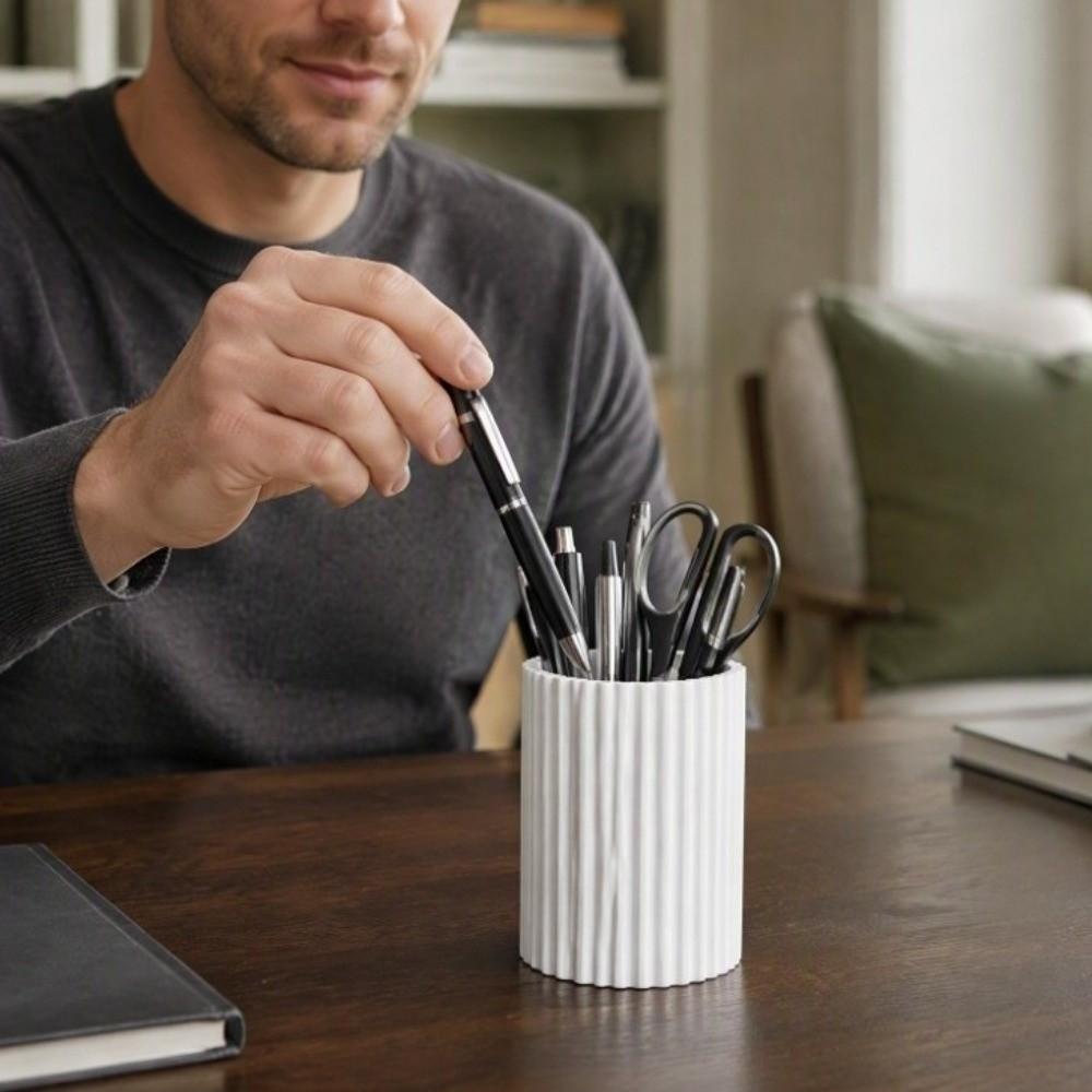 Minimalist Pencil Holder Plastic Desk Stationery Storage Makeup Brush Storage Jar Office Desk