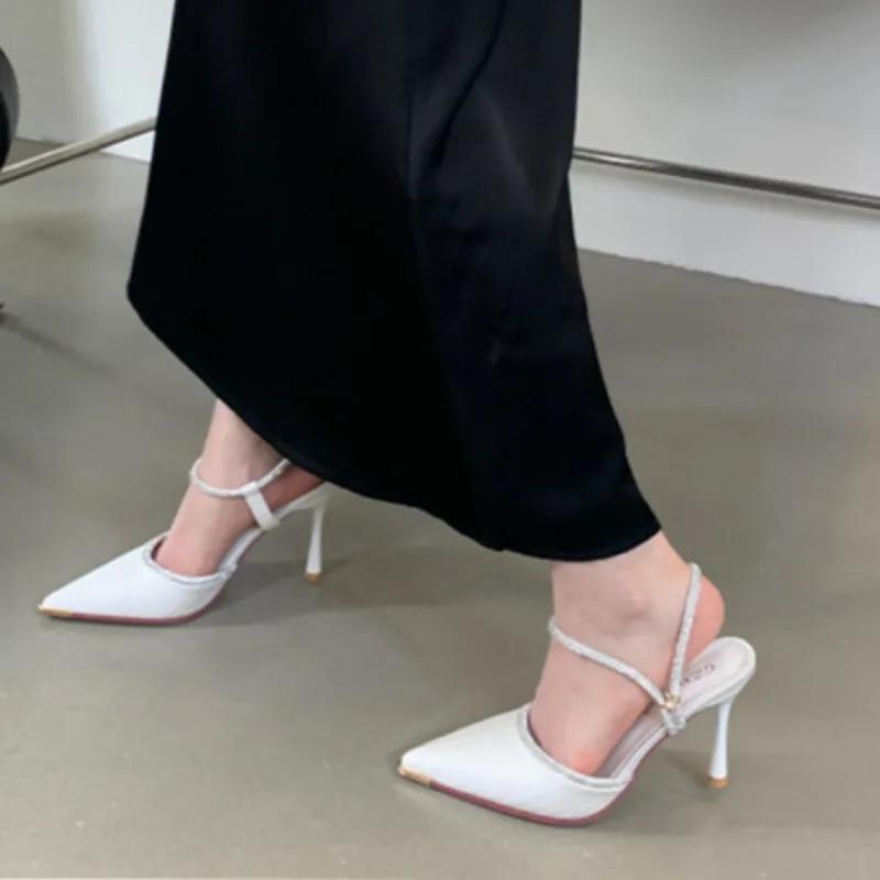 Женские сандалии 2024 Новые элегантные банкетные платья для вечеринок Женские туфли на высоком каблуке Роскошный дизайн со стразами Сексуальные сандалии на высоком каблуке с острым носком