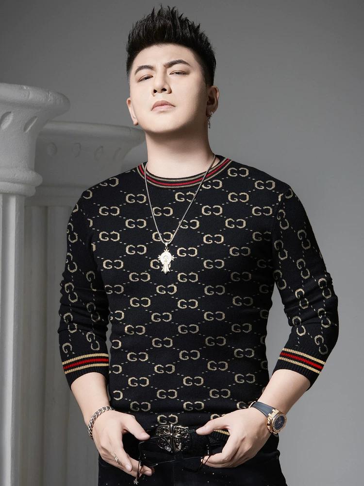 Ozhouzhan Men's Round neck sweater 2025 New Autumn and Winter Trendy Print Sweater Casual Knitted Bottoming Shirt