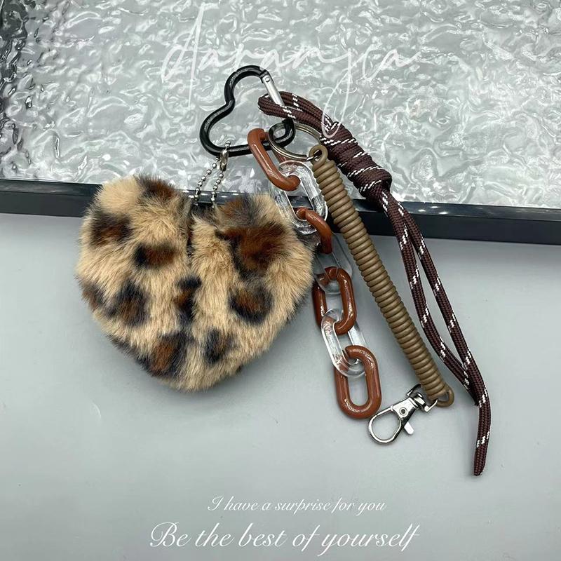 Пушистый леопардовый брелок в форме сердца, плетеная веревка, брелок для сумки, подвеска, простые универсальные аксессуары для украшения сумки