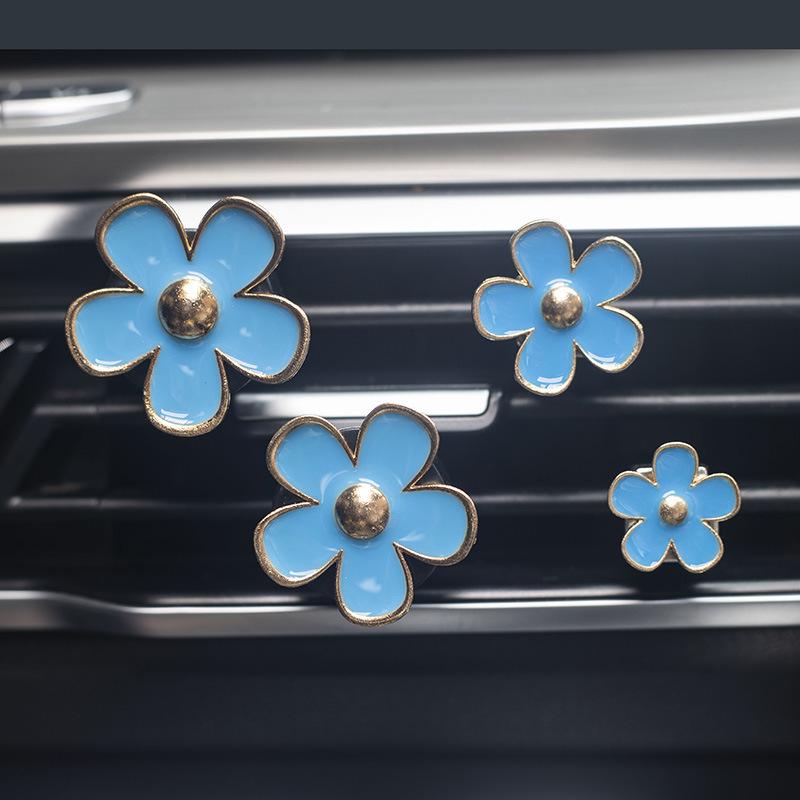 Daisy Chrysanthemum Car Air Vent Perfume Clip - Creative Aromatherapy Ornament