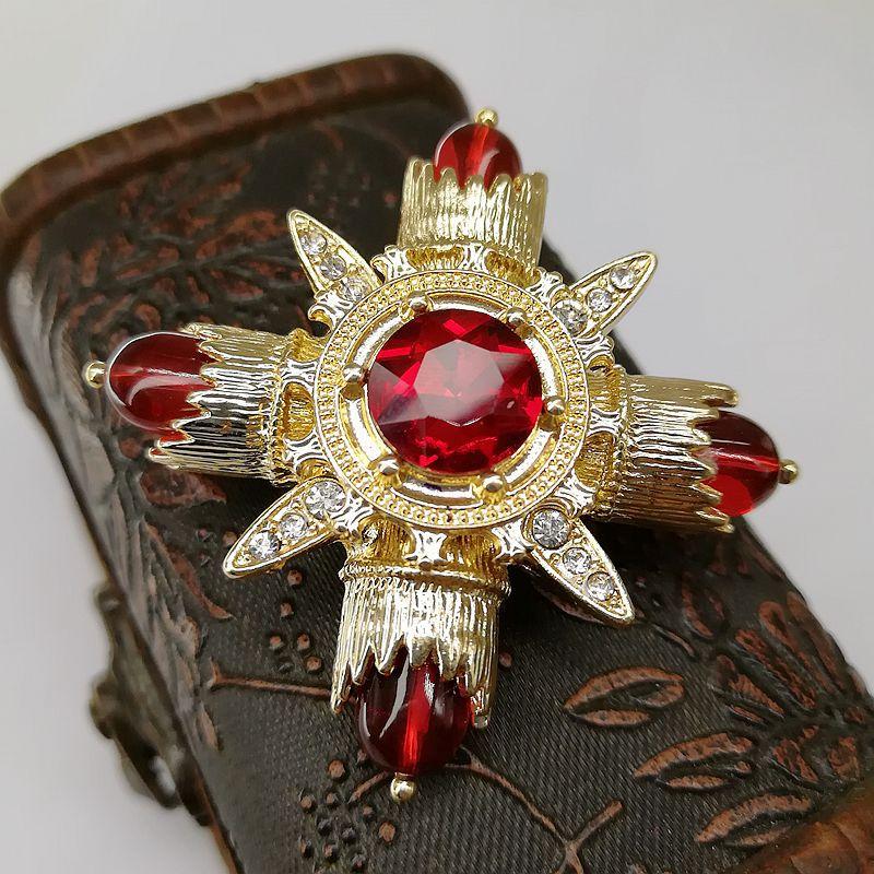 Retro Baroque Red Emerald Cross Brooch Pin Luxury Trendy Badge Corsage Pin Coat Collar Jewelry Accessories for Women