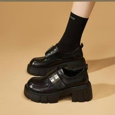 Коричневые лоферы на платформе женские 2025 весна и осень британский стиль с форменными туфлями из маленькой кожи туфли-однопедальки черные туфли jk