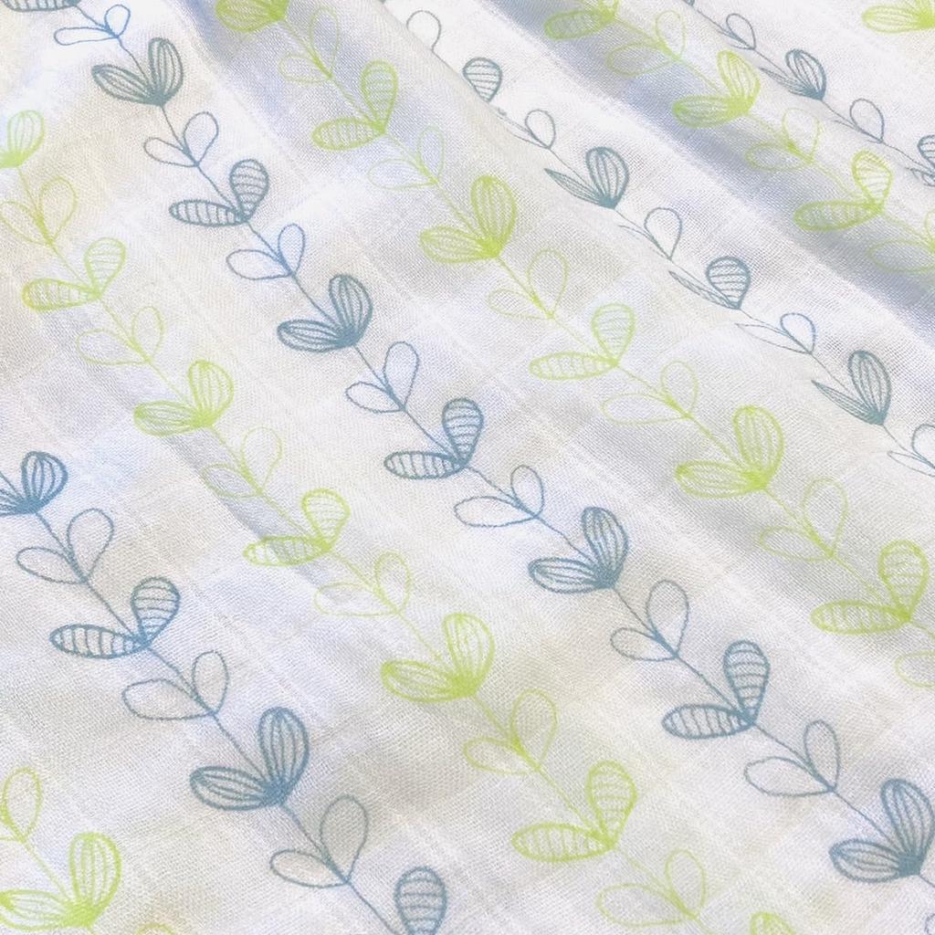 VALERIA Baby Shower Gift Set for Organic Cotton Towel and Baby Perfect for Boys and Newborns Swaddle, Bib, Bear, Spoon. Girls.