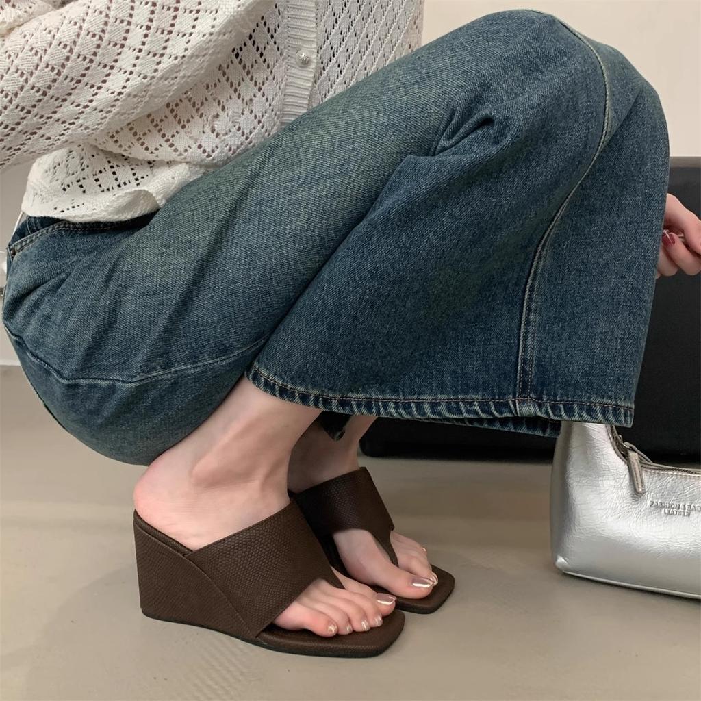 Fashion Spring and Autumn New Style Fashion Slimming Slope Heel Korean Version Bare Toe Flip Flops Cool Slippers Sandals Zapatos Mujer