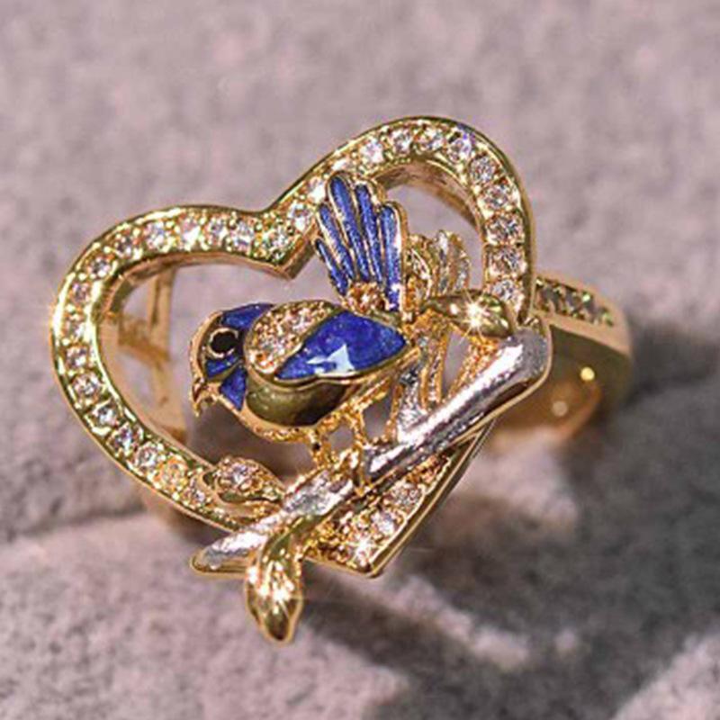 Креативные птицы, воробьи и крапивники звенят модными каплями клея.