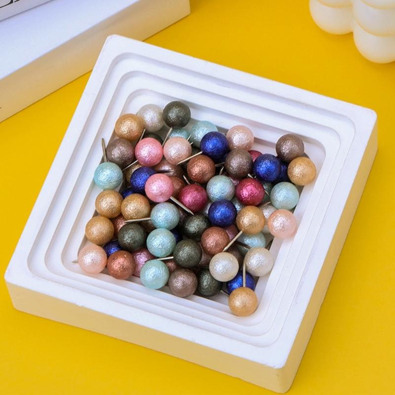 Кнопки-бабочки, кнопки-цветы, кнопки-практические карты, кнопки-постеры с собаками, декоративные кнопки, школьные канцелярские принадлежности