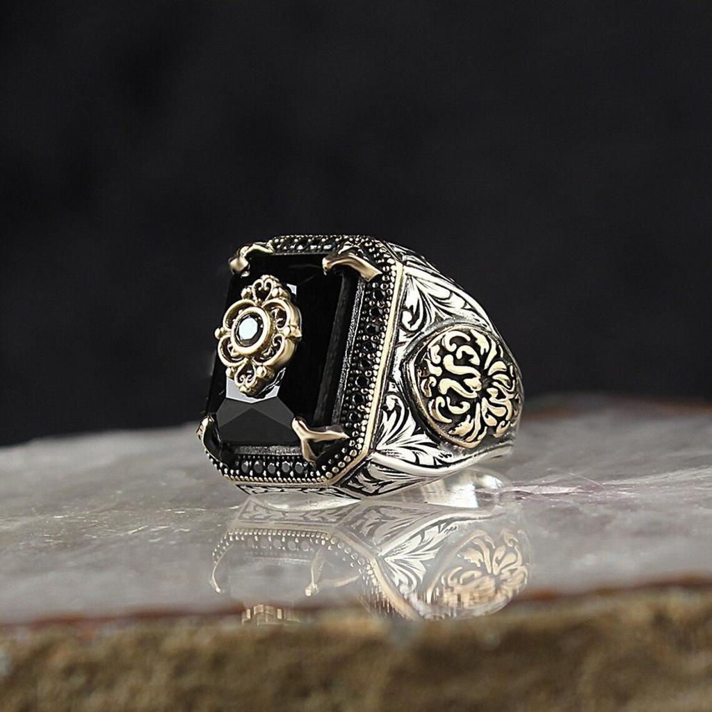 Classic Gold Color Metal Men's Ring with Inlaid Black Stone, Punk Style, Suitable for Engagement, Wedding, Luxury Jewelry