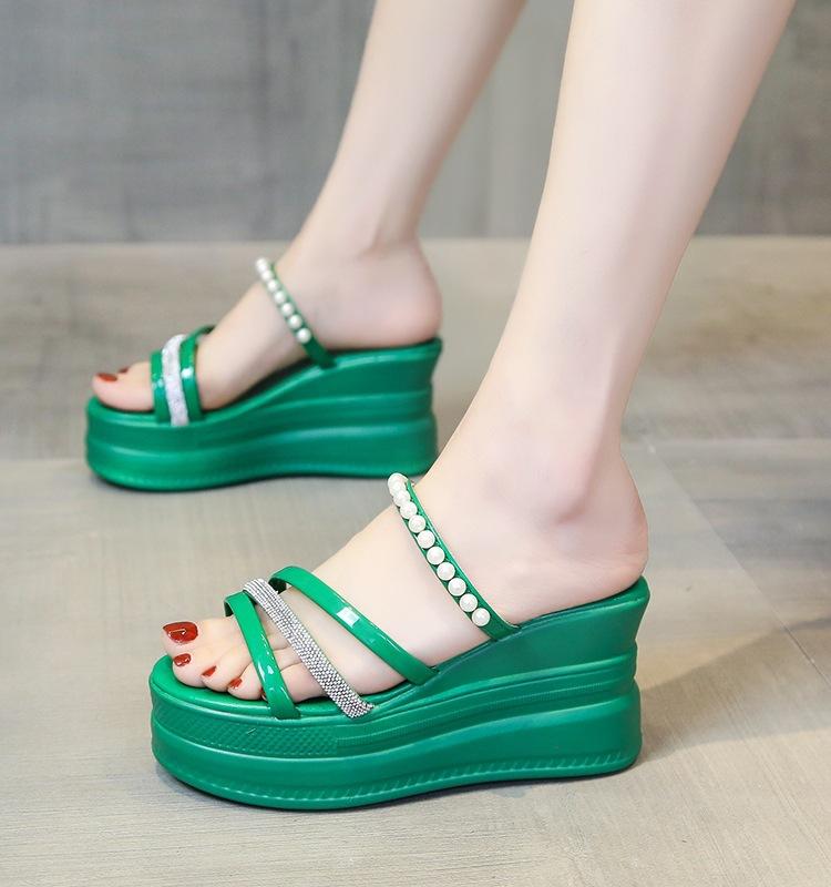 Шлепанцы на толстой подошве женские высококлассные для улицы модные шлепанцы-маффины на танкетке, сандалии с высокой подошвой