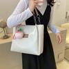 Retro Tote Bag Women's 2025 Spring New Fashion Casual Portable Women's Bag Large Capacity Shoulder Tote Bag