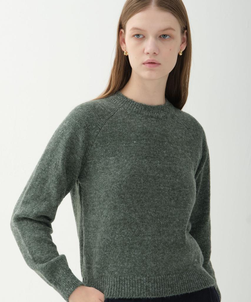 JUN BY JUN K Two-Tone Raglan Sleeve Knit Top_Green