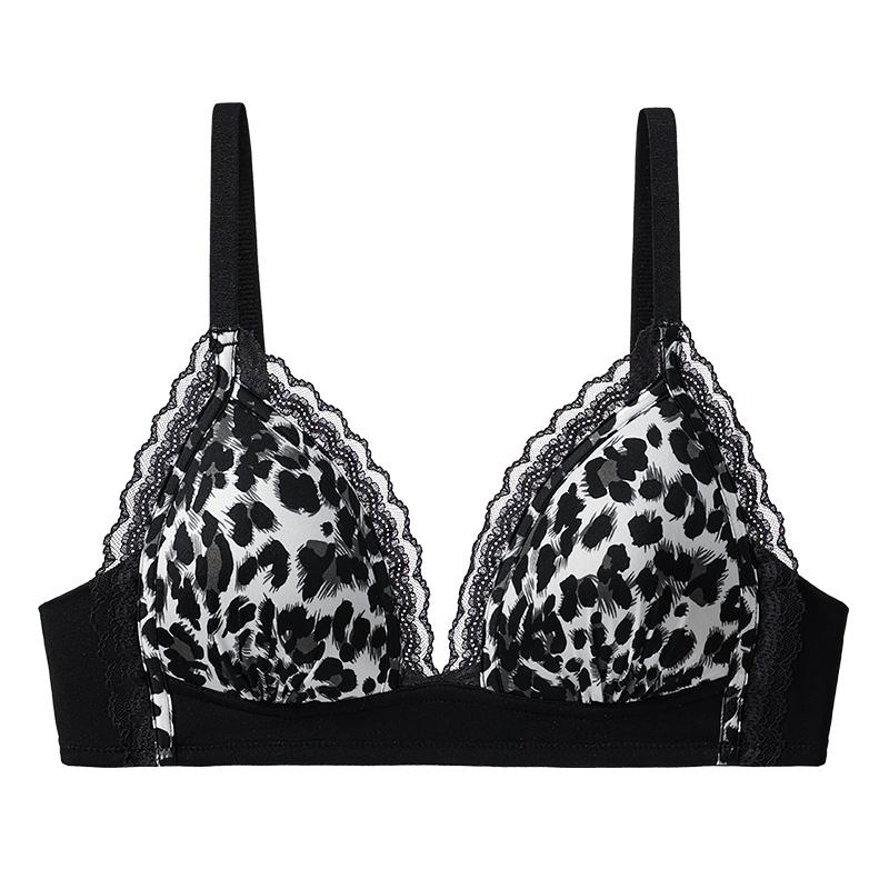 Lace soft and sticky small chest bra without steel ring, comfortable support, skin friendly, not restrictive, small chest gathered and enlarged