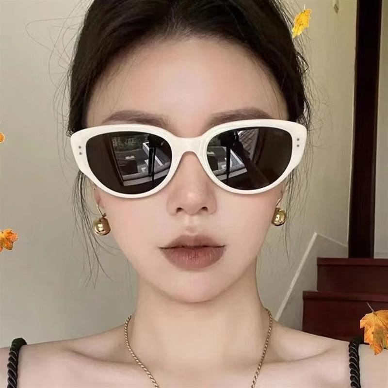 Personalized White Frame Cat Eye Black And White Sunglasses Women'S Summer Small Frame Cool Trendy Retro Sunscreen Glasses Sunglasses