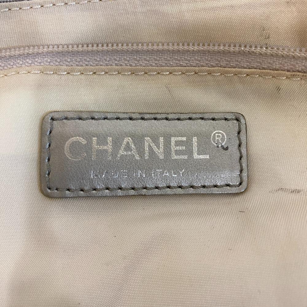 Chanel Новая линейка для путешествий Сумка-тоут из холста MM Серебристый холст Б/у