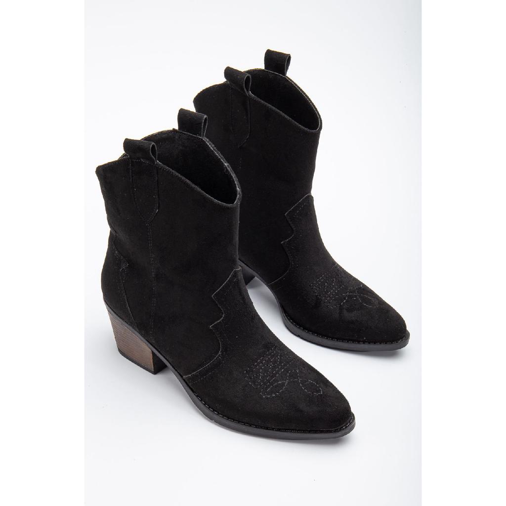 Кремовые бежевые матовые замшевые ковбойские сапоги из норки с камнем в стиле вестерн