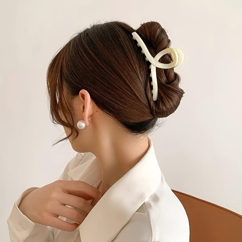 Simple Bright Face Claw Clip Four Seasons All match Women's Bun Hair Clip Large Shark Clip Back of the Head Temperament Hairpin Headwear