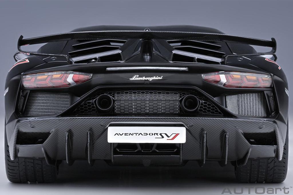 AUTOart AUTOart Lamborghini Aventador SVJ Матово-черный Готовый продукт 1/18