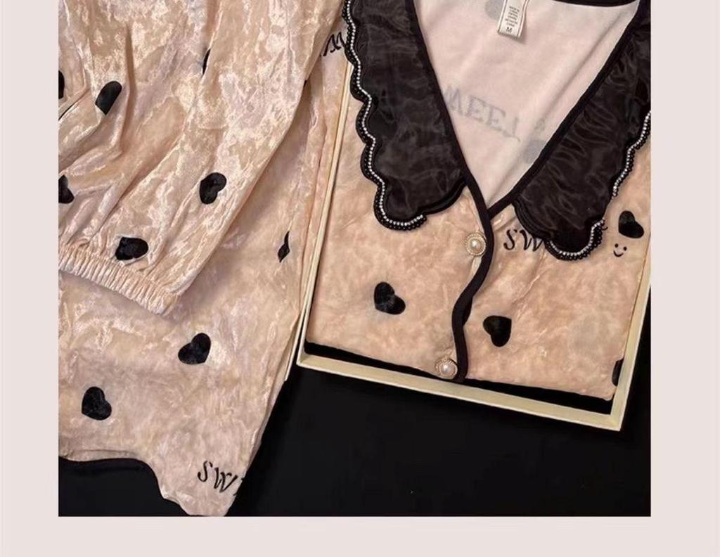 Женский пижамный комплект из золотого велюра с нагрудными вкладышами - Высококачественный кардиган с длинным рукавом, костюм-двойка для осени/зимы 2024.