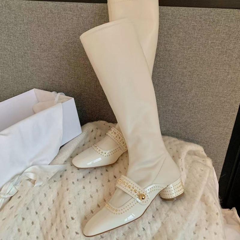 Модные женские ботильоны с металлическими заклепками, удобные ботинки из мягкой кожи, современные высокие сапоги, элегантный круглый носок, низкий массивный каблук, ботинки для верховой езды