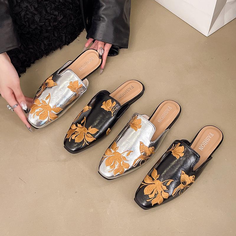 Вышитые полутапочки женские летние туфли на толстом каблуке модные туфли Lazy Muller шлепанцы на среднем каблуке