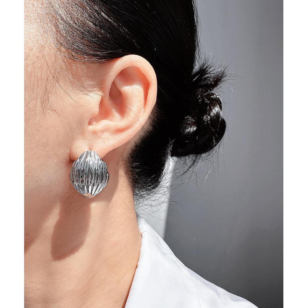 Европейские и американские нишевые серьги-овалы с двухсторонней текстурой ракушки - Золотые и серебряные клипсы, Модный тренд 51