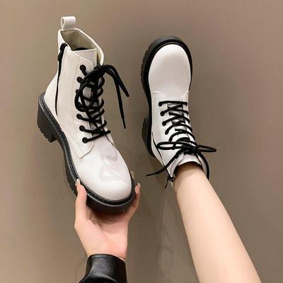 Женские мартинсы, увеличивающие рост: Новый британский стиль 2025, черные ботильоны на толстой подошве, универсальная мода для весны и осени.