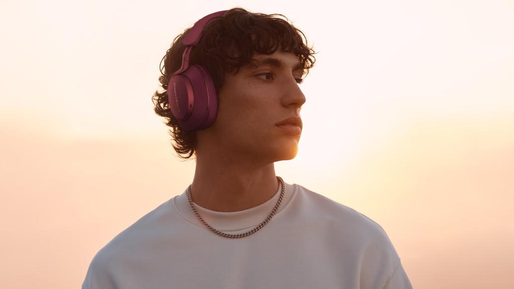 Bowers Wilkins Noise Canceling Wireless Headphones Ruby Red & Over-Ear Px7S2E/RR