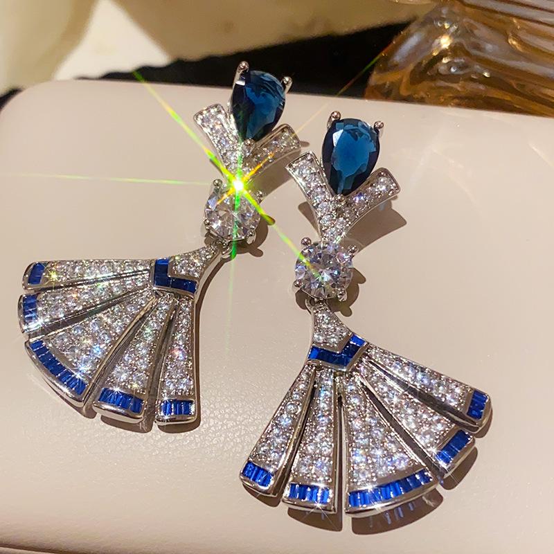 Винтажные серьги-капли с жемчугом и бриллиантовой инкрустацией - Ретро-стиль, Легкая роскошь, Высококачественный дизайн