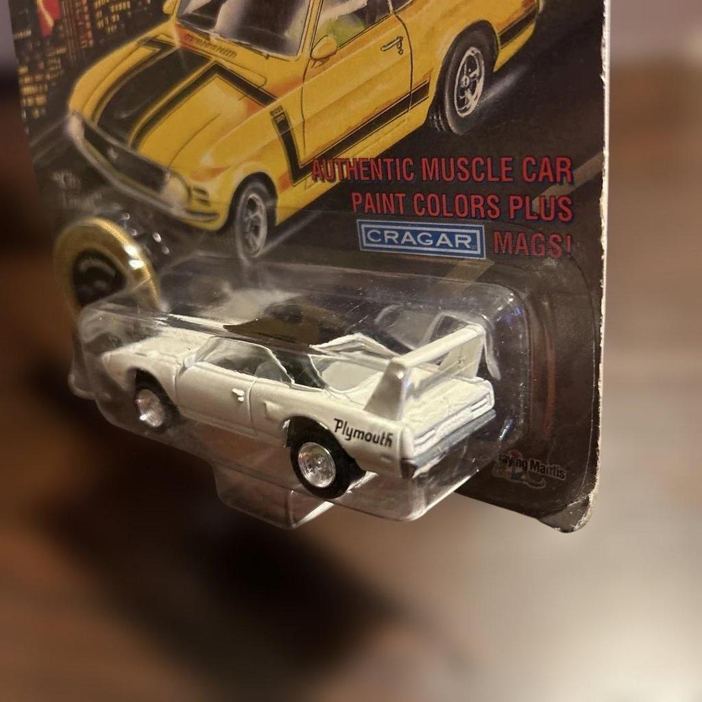 Johnny Lightning Muscle Cars Plymouth