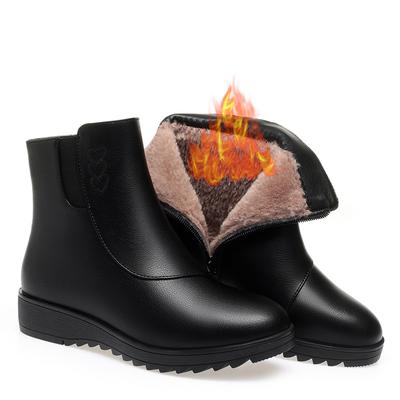 Женские ботинки из мягкой кожи, хлопковые туфли для мамы, зимние плюшевые ботильоны на танкетке, теплые ботинки средней высоты на низком толстом каблуке для женщин среднего возраста