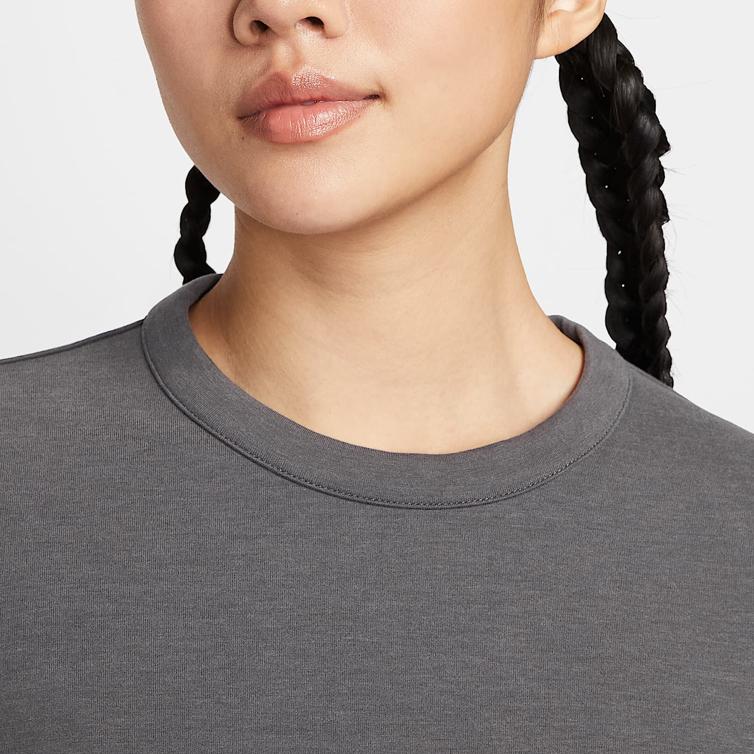 Nike Худи Dri-Fit Невероятно Мягкое Оверсайз Быстросохнущее Приятное к Коже Женские худи HQ8194036