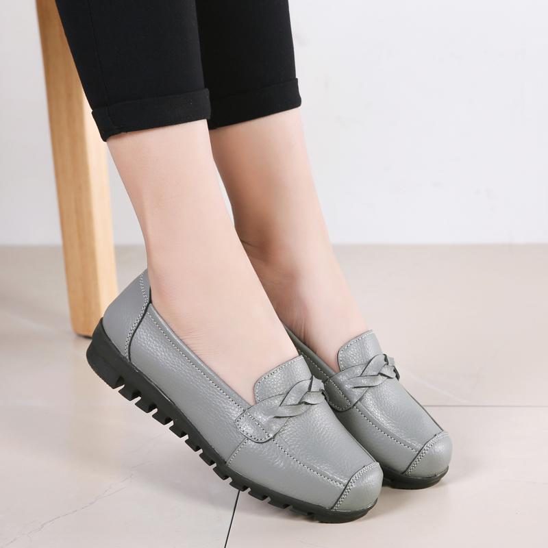 Обувь для мам, кожаная обувь для пожилых женщин с мягкой подошвой, удобные туфли на плоской подошве на танкетке