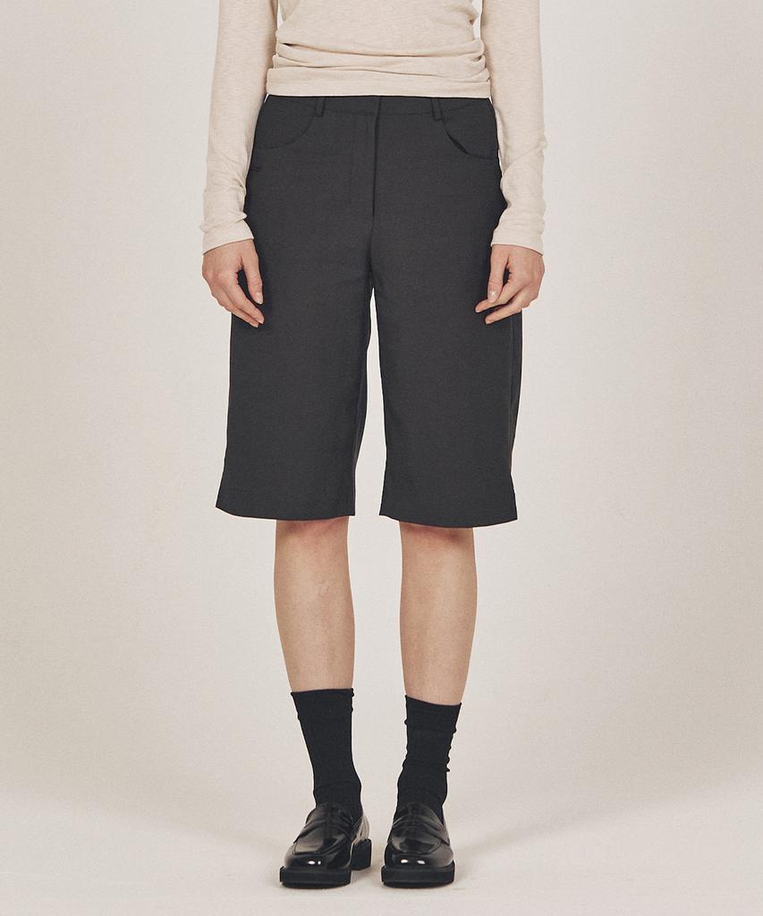 WEREVE Side Slit Bermuda Pants_Charcoal