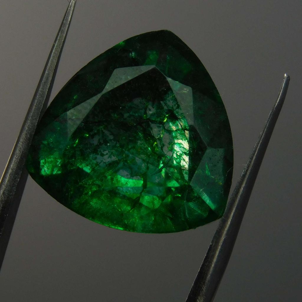 Natural Green Emerald Loose Gemstone 8 ct Trillion Cut for Jewelry Making and Gem Collections