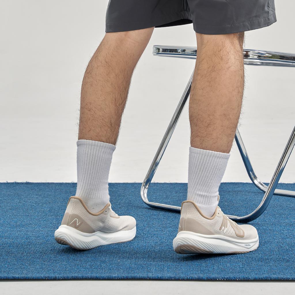 New Balance Кроссовки Nb Fuelcell Sports Comfort с амортизацией из ткани, кожи, нескользящие, дышащие, с низким верхом, для тренировок, унисекс, светло-бежевые, MFCXGG3