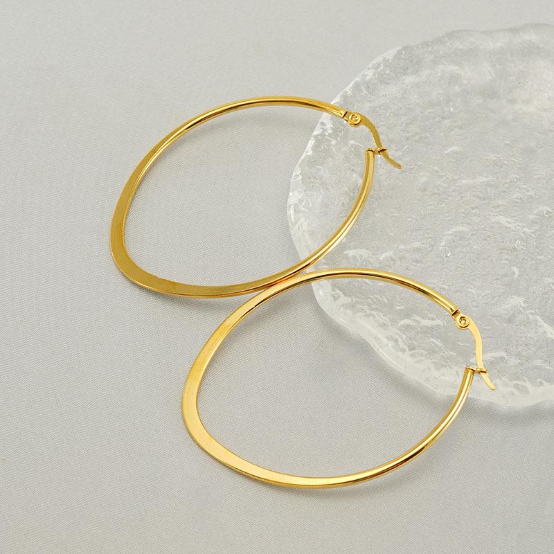 2025 Новые овальные серьги из титановой стали с покрытием из 18-каратного золота, геометрические минималистичные полые серьги из нержавеющей стали для женщин